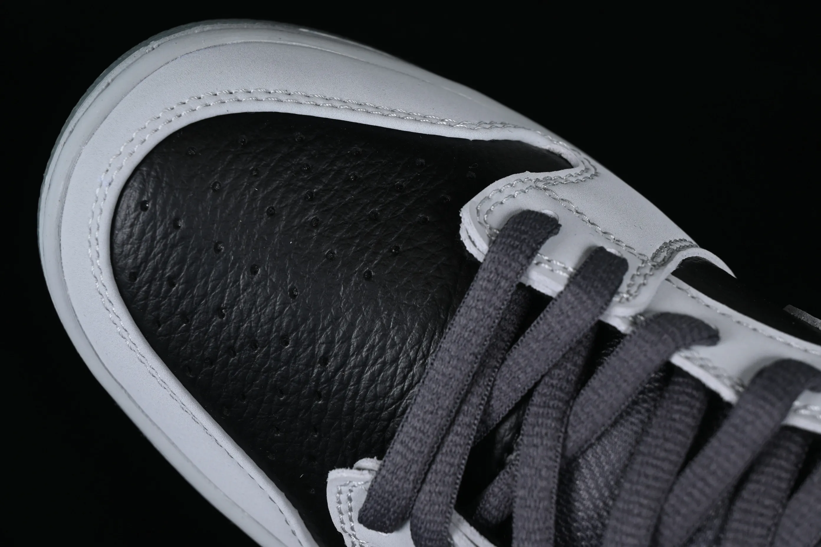 All categories Nk SB Dunk series Nk SB Dunk Low low-top skate shoes K version Atlas x Nk SB Dunk Low QS 35mm Lycra low-top skate shoes 504750-020